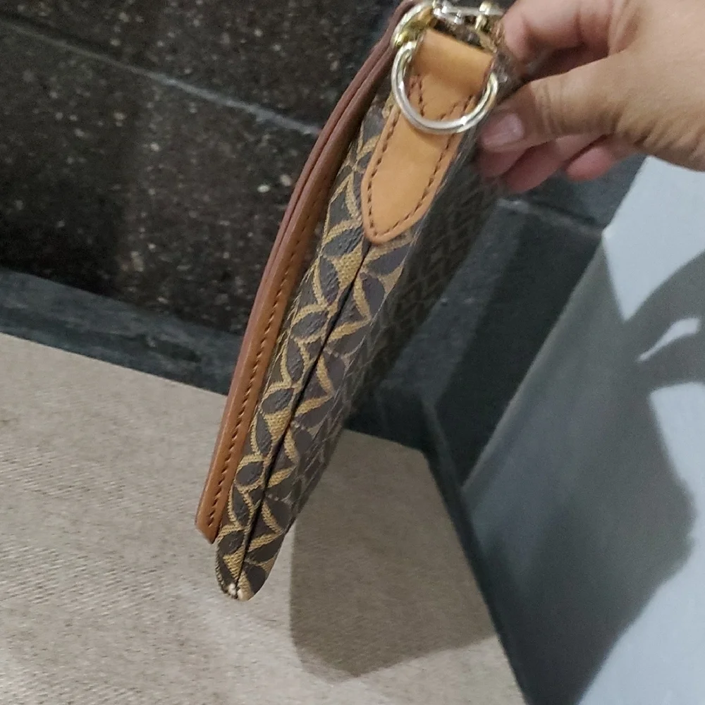 Fossil Brown Geometric Clutch